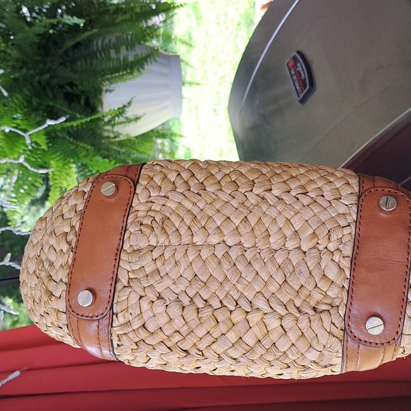 Michael Kors Straw Bag/Tan Leather Trim Gold Chains Shoulder Bag EC - Picture 8 of 12